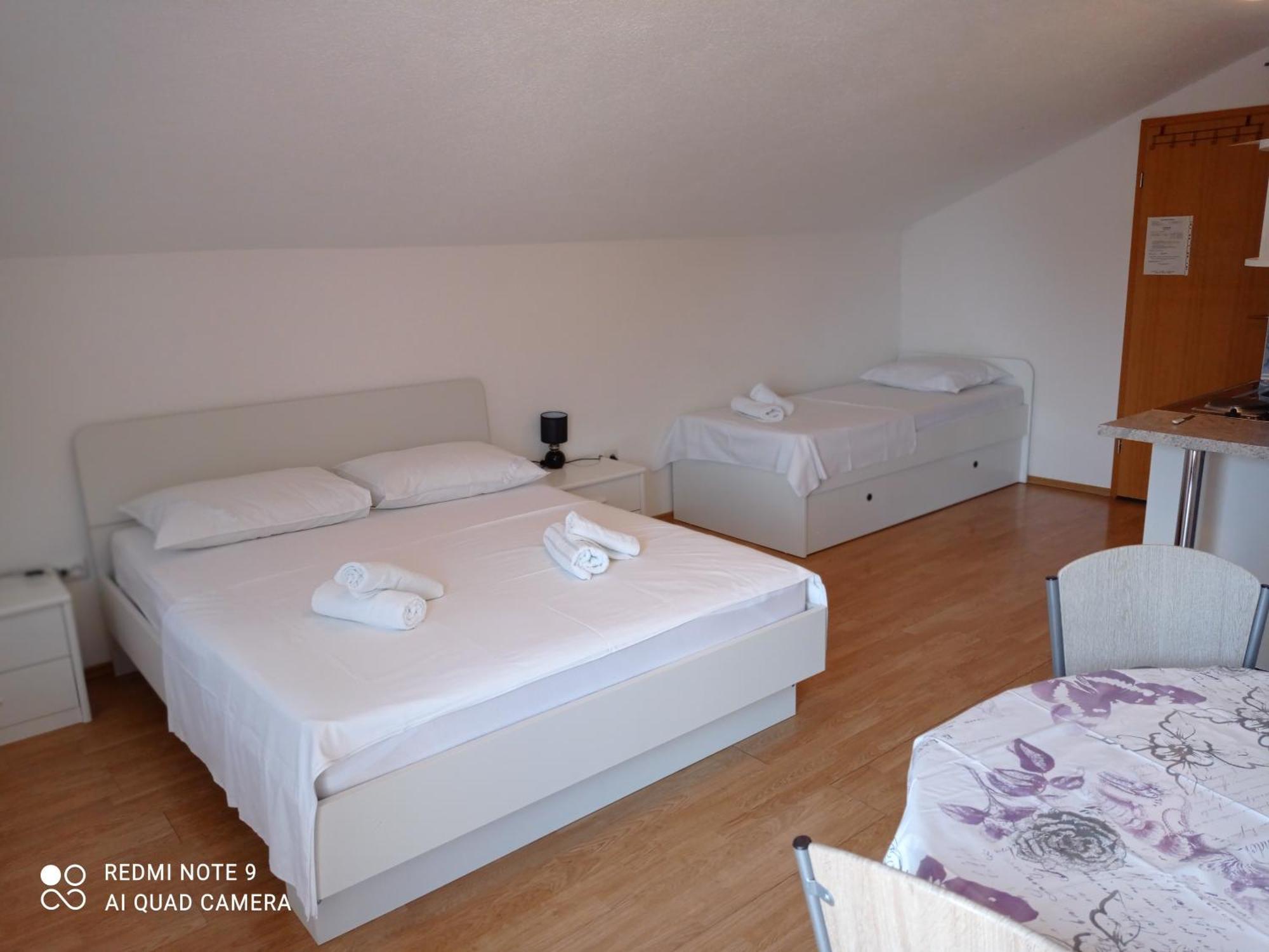 Apartments Mihovil Оміш Номер фото