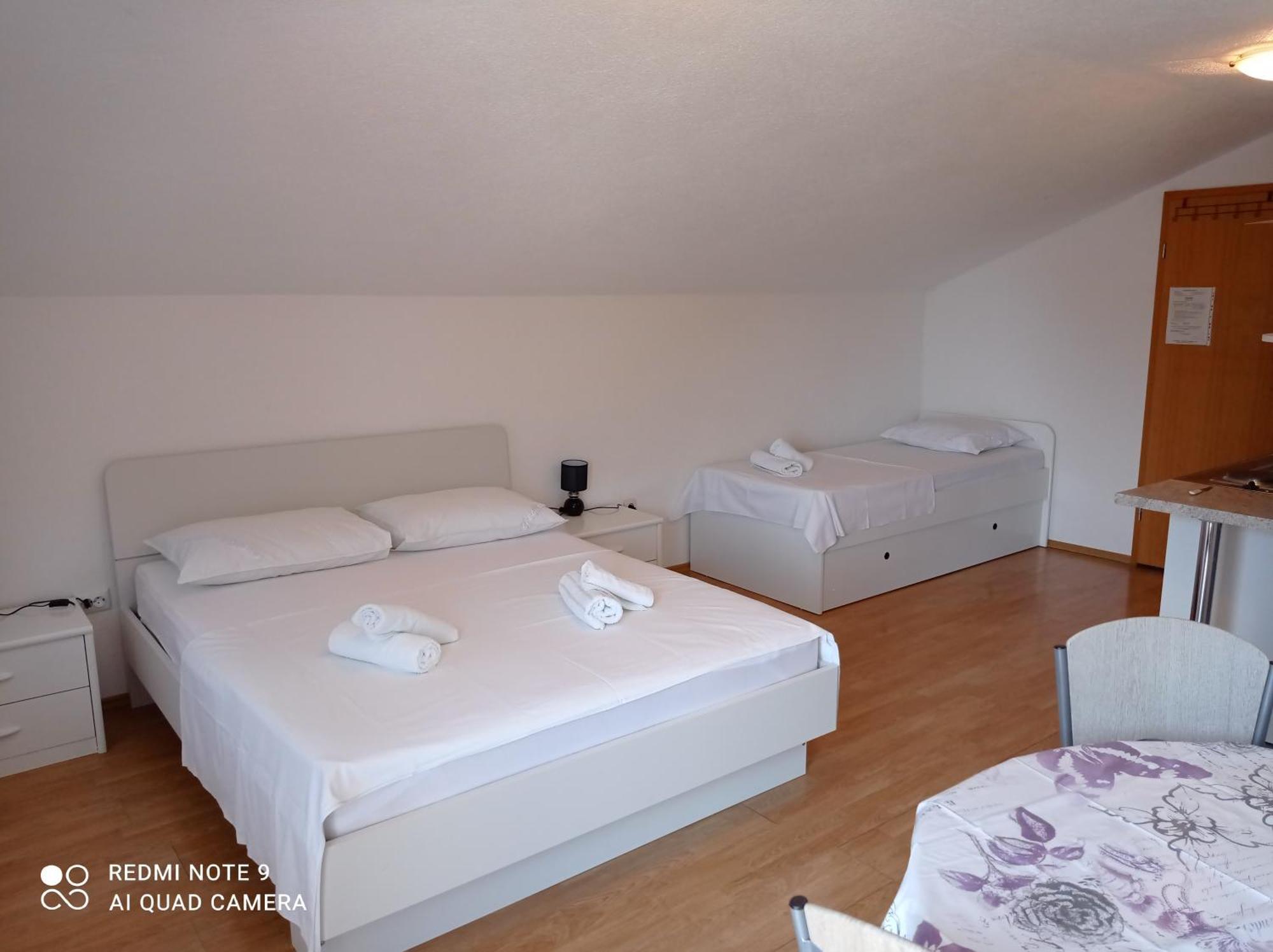 Apartments Mihovil Оміш Номер фото